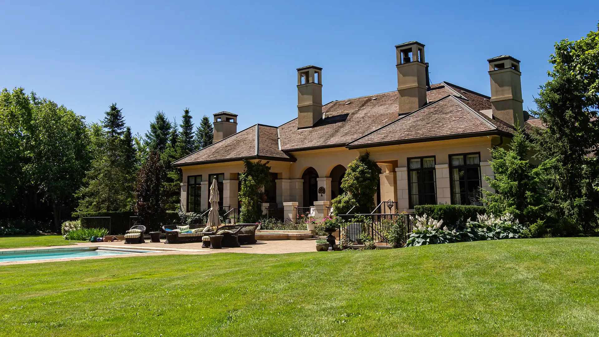 Lawn & Property Maintenance in Burlington